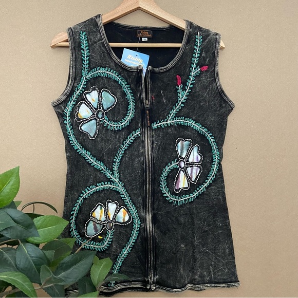 BOHO Zip Up Vest with Embroidered Floral Accents - BRAND NEW - Picture 8 of 14